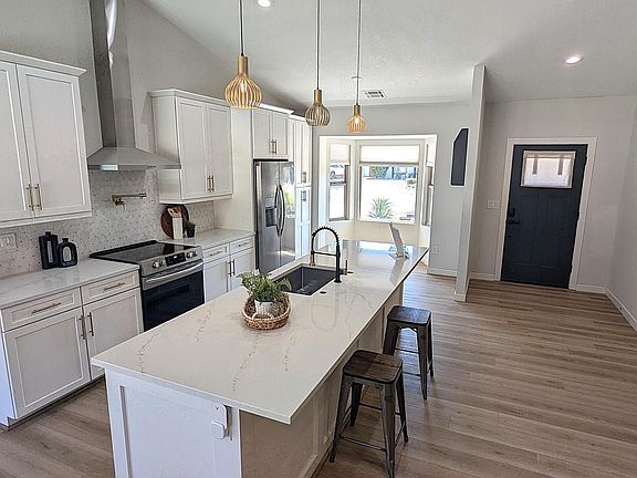 2nd image of 4442 E AIRE LIBRE Avenue