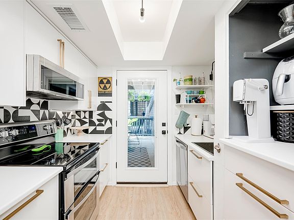 5th image of 3627 Manchaca Rd APT 214