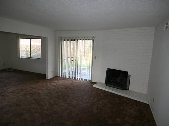Living Room w/Fireplace