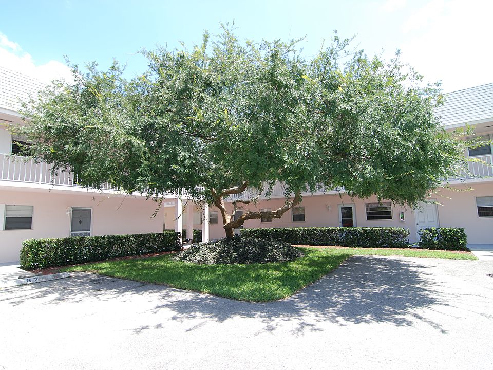 1st image of 18081 SE Country Club Dr #986