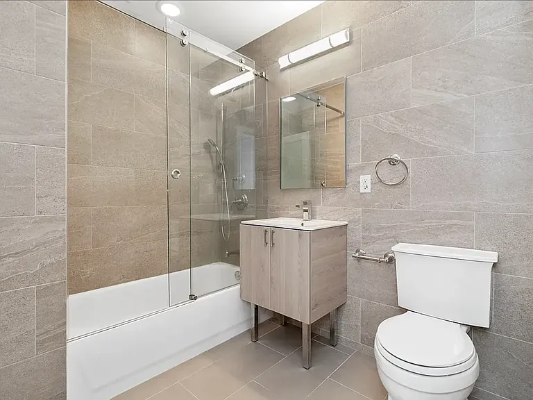 110 Greenwich St #11B — Photo 8