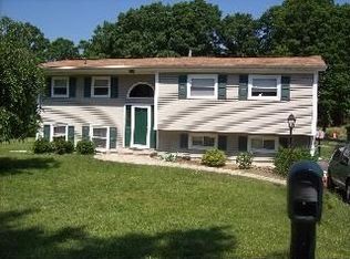 21 Stuart Dr, Poughkeepsie, NY 12603