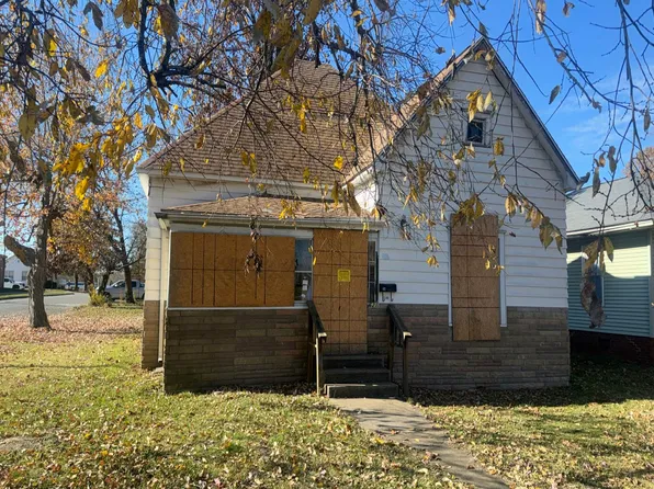 621 S 13th St, Herrin, IL 62948