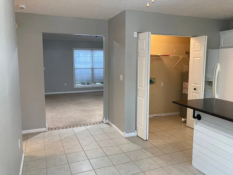 121 Chevy Chase Pl — Photo 10