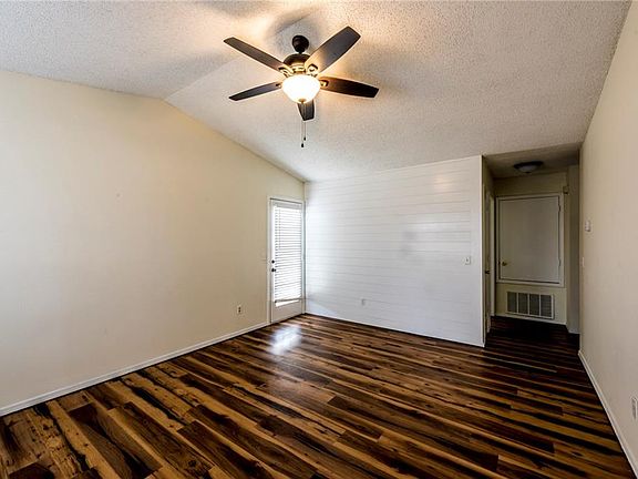 3rd image of 3063 W Essex Dr