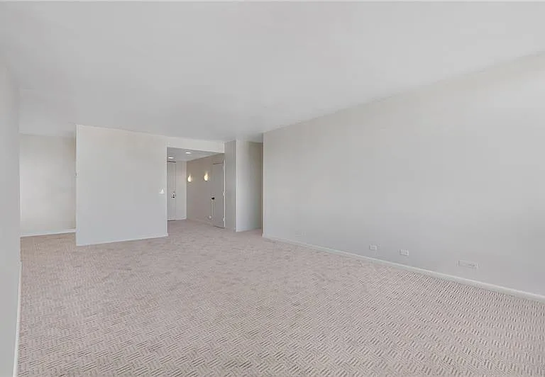 2575 Peachtree Rd NE #22A — Photo 9