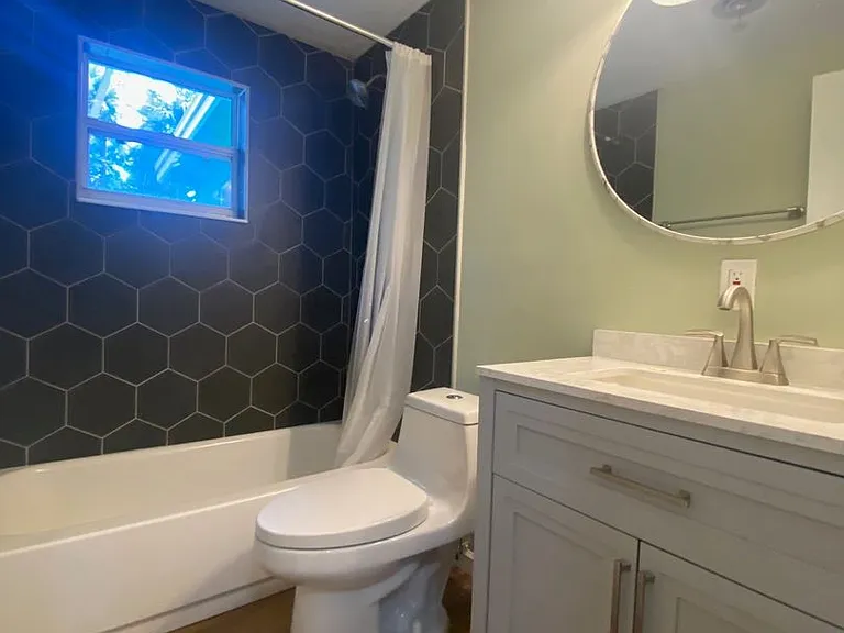 535 Olive St — Photo 9