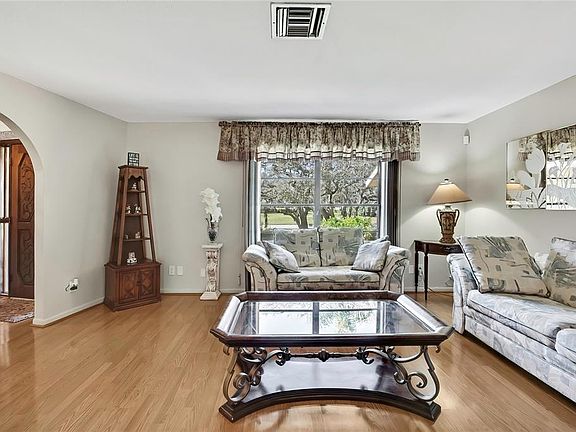 3rd image of 6938 Coronet Dr