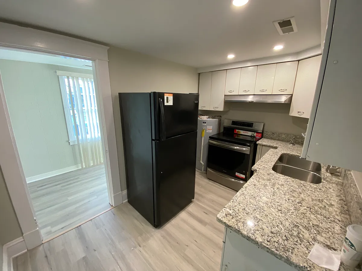 Building Photo - 4812 Chamberlayne Ave #2