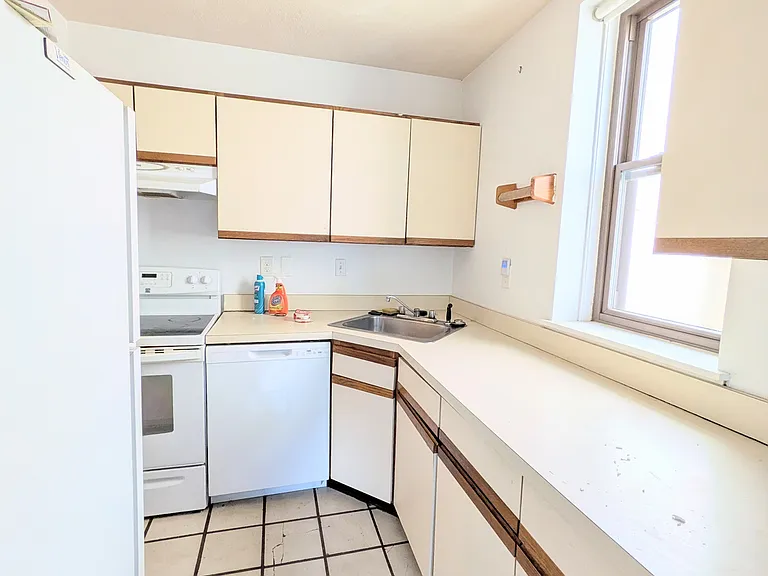 1411 Commonwealth Ave #302 — Photo 5