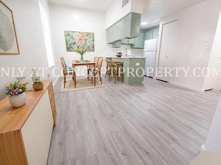 223 E 3rd Ave — Photo 49