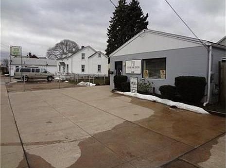 2nd image of 3018 Cherry St
