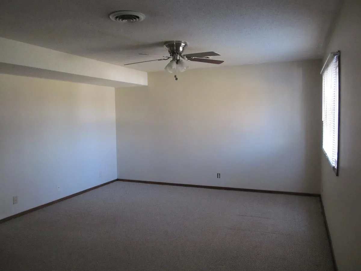 2 bed, 1000 sqft, $850 — Photo 4