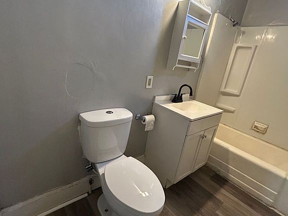 2nd image of 624 W Lasalle Ave APT 2