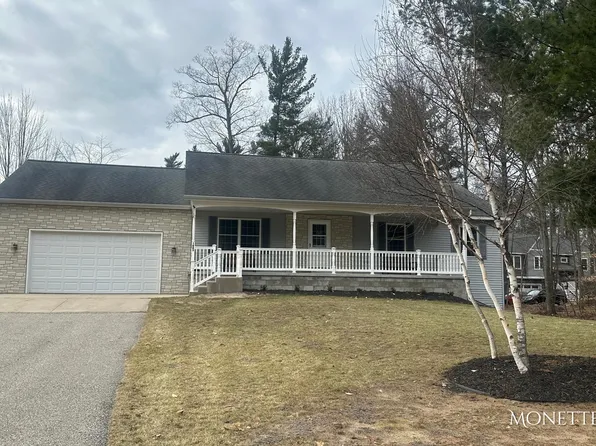 1663 Hansen St, Muskegon, MI 49445