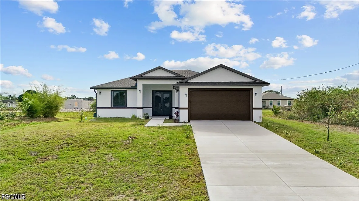 3 bed, 2.0 bath, 1558 sqft, $2,300 — Photo 1