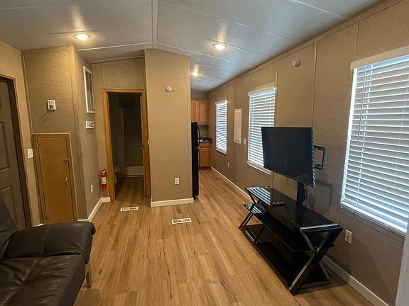 3rd image of 139 E Hamilton Ln #139