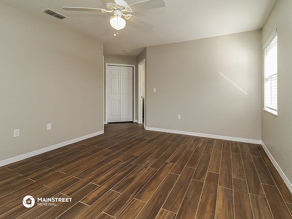 5th image of 2441 Marshall Ave