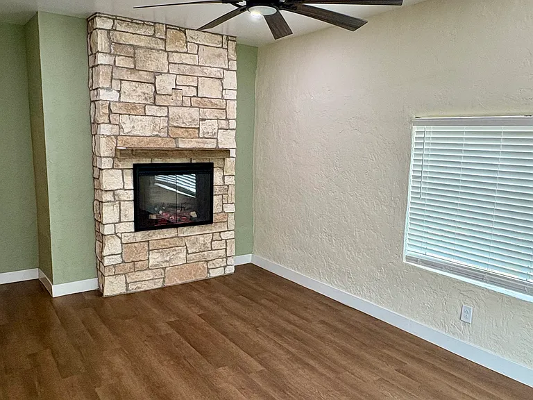 4330 Tularosa Ave #1 — Photo 11
