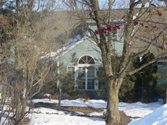 3rd image of 660 Quarry Ln #8