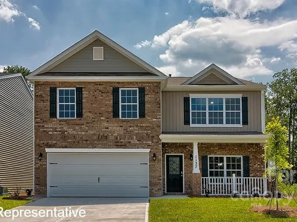 903 Newport Ct, Asheville, NC 28806