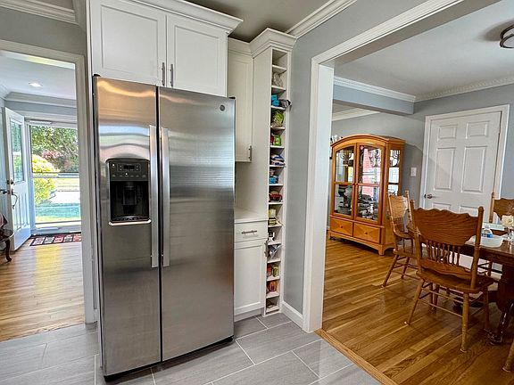 2nd image of 5313 Thayer Ave