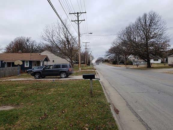 5th image of 1309 Parker St