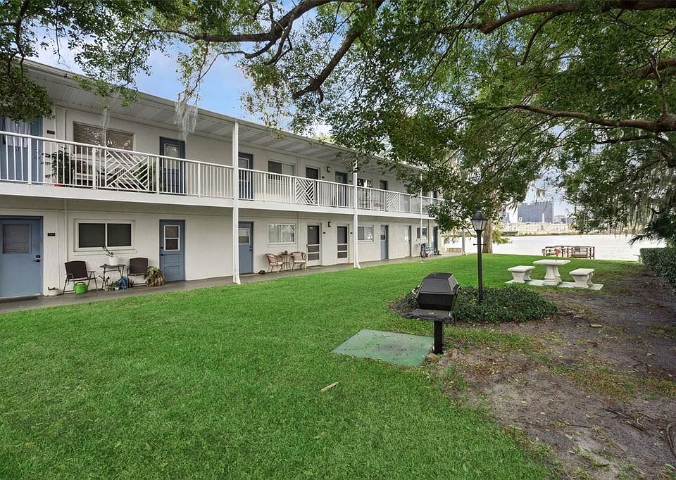 1st image of 320 Lakeview St APT 108