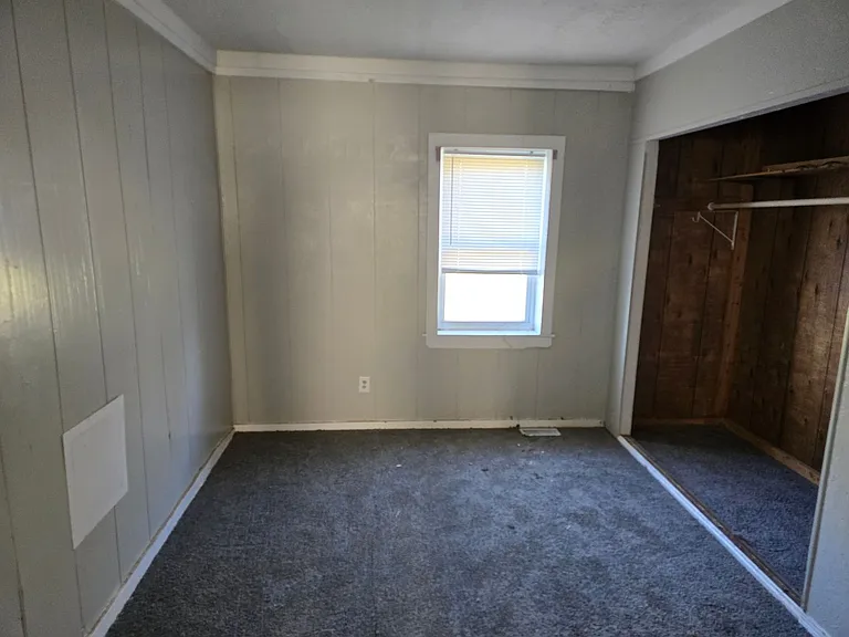 1521 & 1521 1/2 E Kirby Ave (AARC Management, LLC) — Photo 17