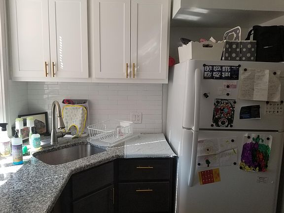 2nd image of 5255 Sutherland Ave #A