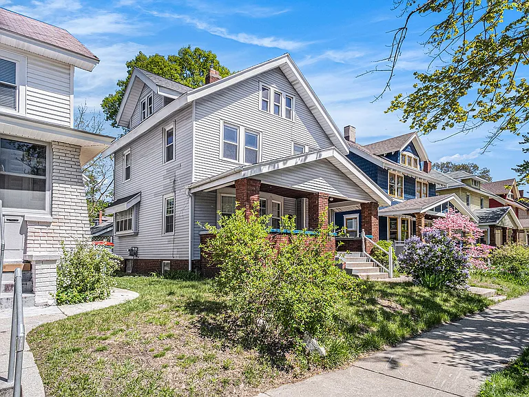 1321 Bemis St SE — Photo 3