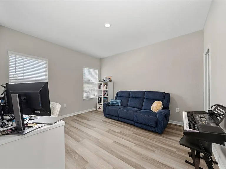445 Silverbell Trl — Photo 11