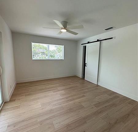 4th image of 1107 SW 24th Ave