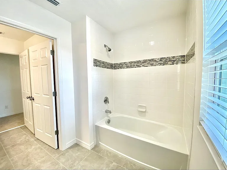 924 Avenal Ln — Photo 33