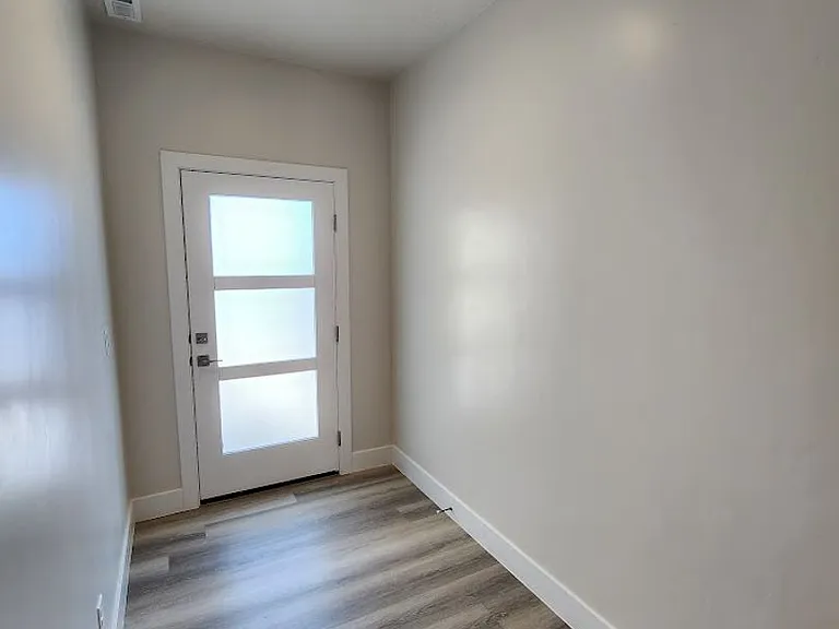 683 E Eureka Aly — Photo 3