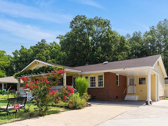 3rd image of 416 Belmont Dr