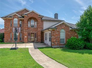 2424 Buckeye Dr, Mesquite, TX 75181