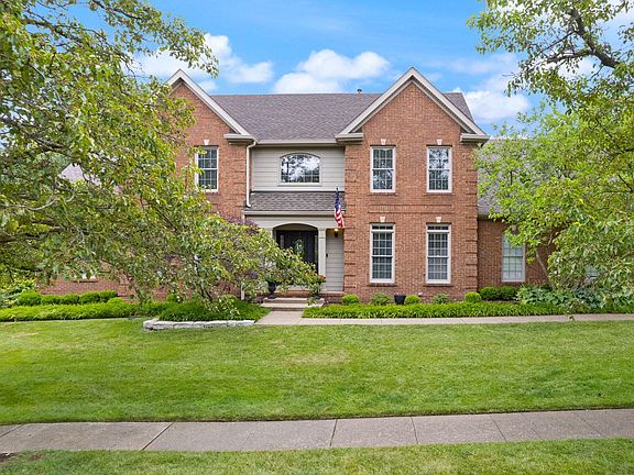 3rd image of 989 Chetford Dr
