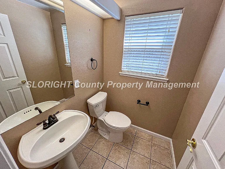 556 Adina Way — Photo 5