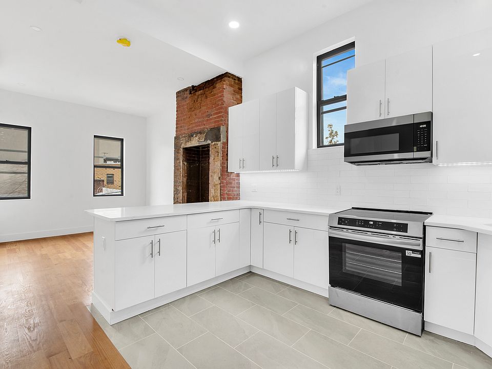 1st image of 237 Ainslie St #2