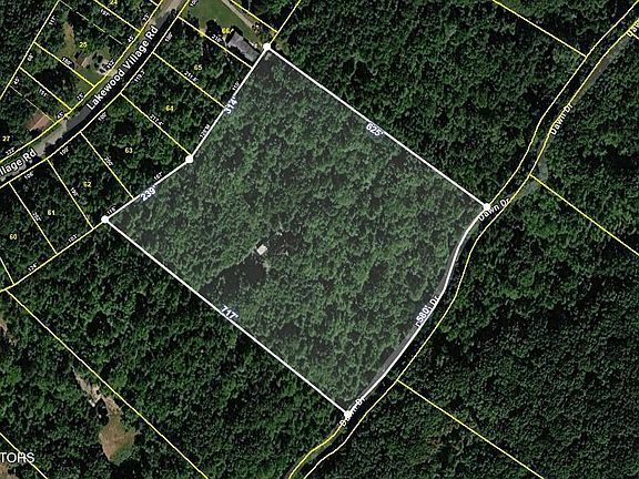 5th image of 665 Lakewood Village Rd