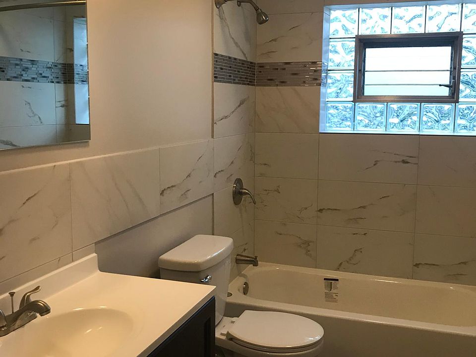 2nd image of 8533 W Catalpa Ave #1