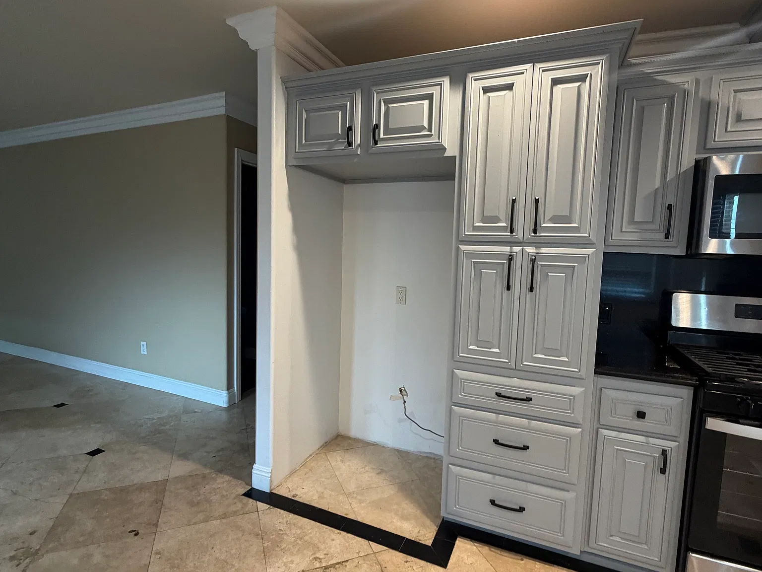 4 bed, 1820 sqft, $4,495 — Photo 4
