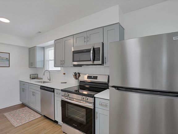 2nd image of 564 Stanley Ave