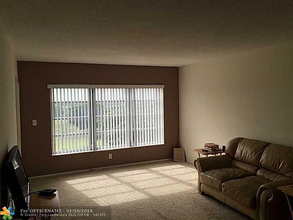 4th image of 3050 N Palm Aire Dr APT 705