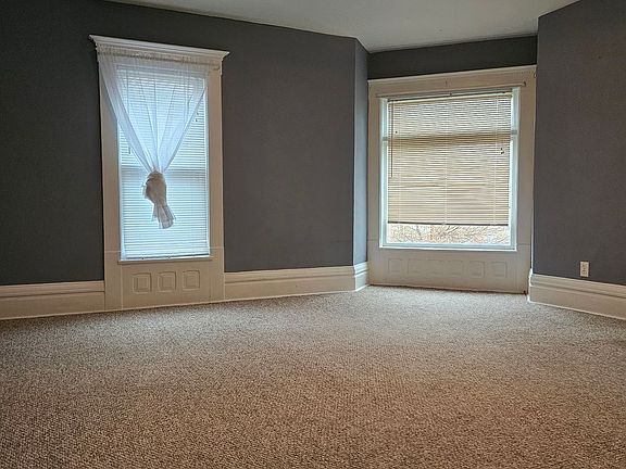 2nd image of 118.5 W Walnut St