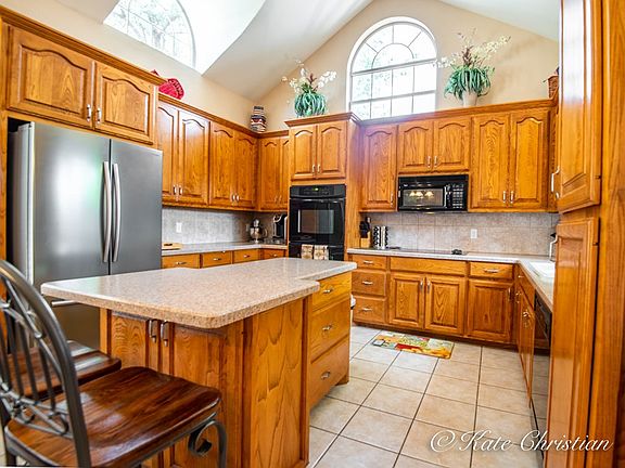4th image of 4809 Rosewood Dr