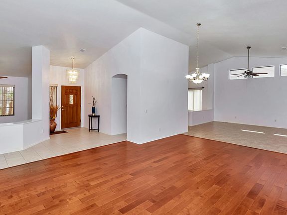 3rd image of 10143 E Champagne Dr