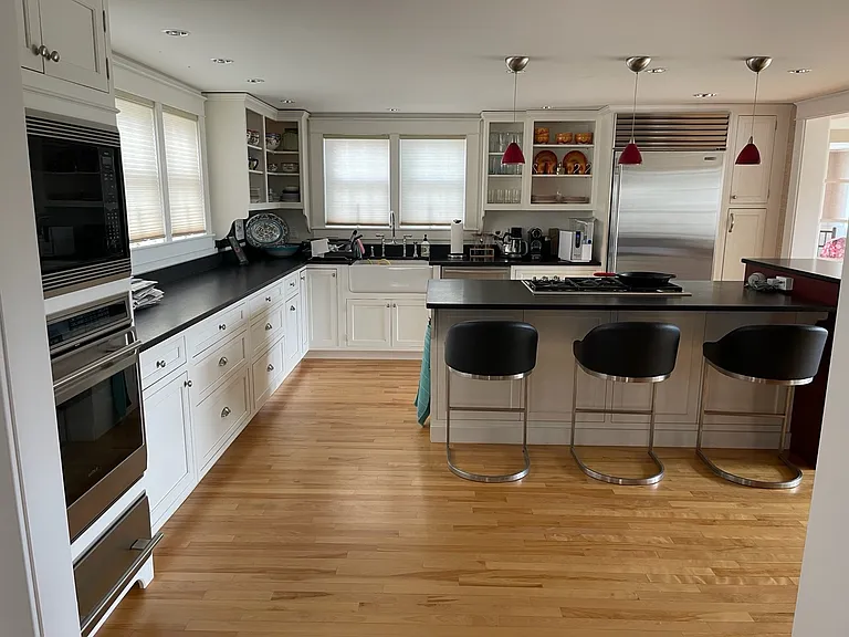 142 Russell Ave — Photo 14