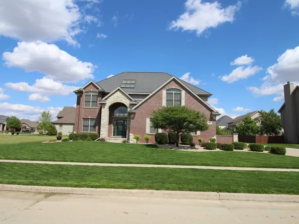 2303 Riverwoods Ln, Bloomington, IL 61705